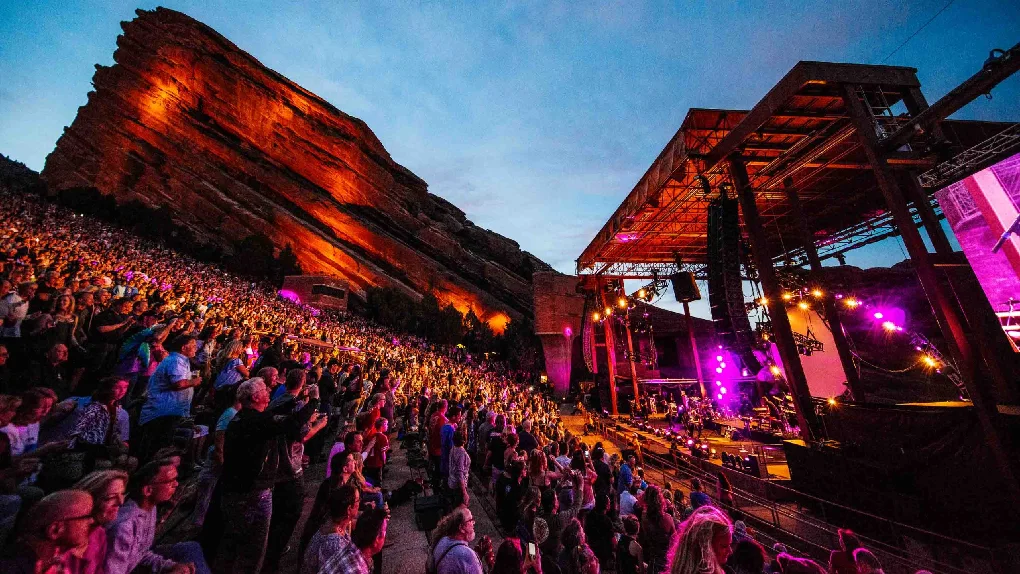 Transportation from Denver to Red Rocks with luxury limousine service